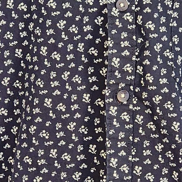 Across The Pond Men’s Large Blue Floral Shirt – Short Sleeve Button Up - Picture 2 of 6